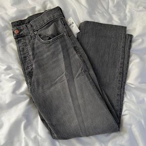 NEW WITH TAGS Gap High Rise Cheeky Straight
Jeans with Washwell